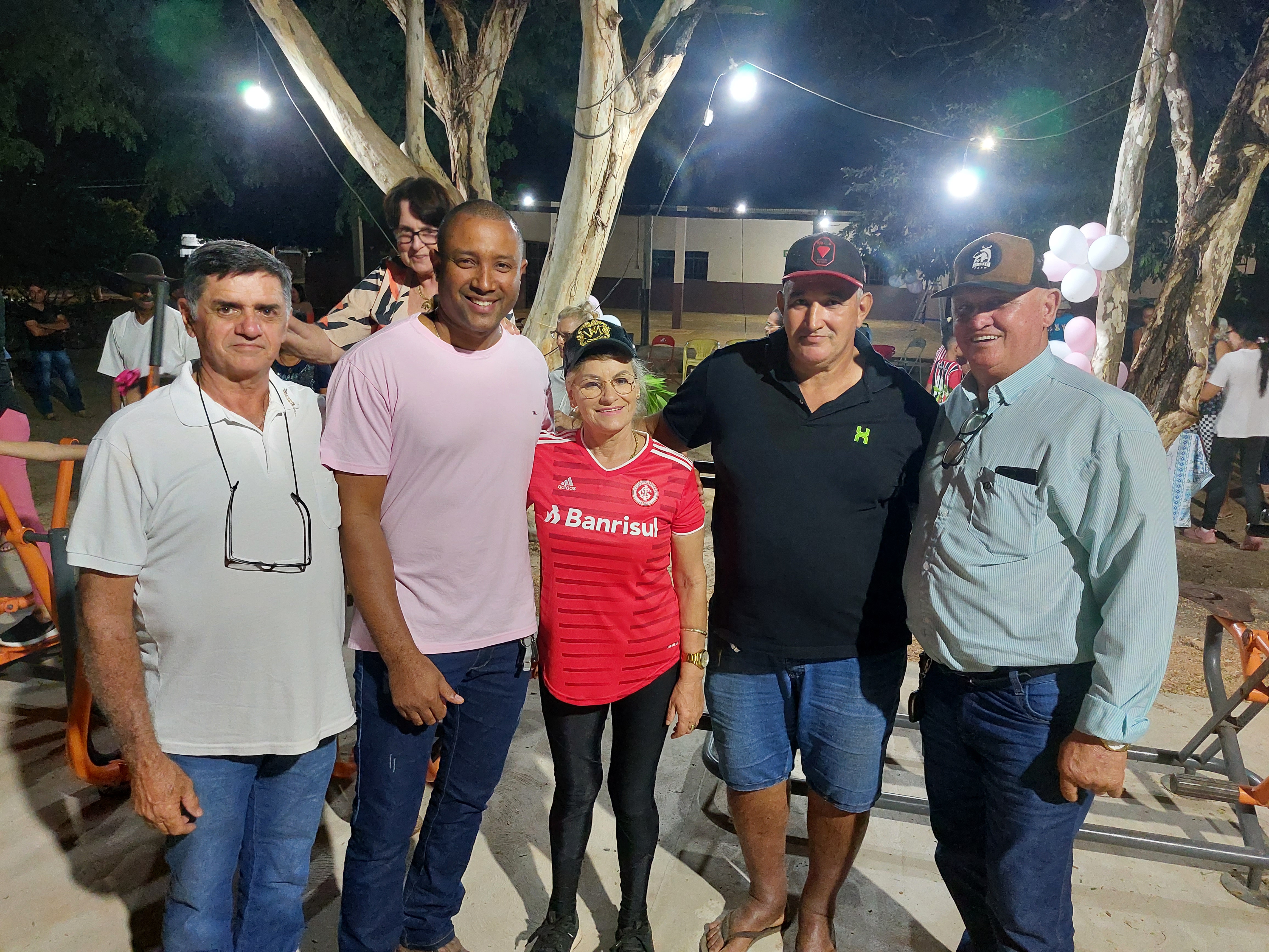 Vereador Adriano da Constrol, Representando Todos os Vereadores da Câmara Municipal, Participou da Inauguração da Academia ao ar Livre da Associação do Bairro Estilac Leal.