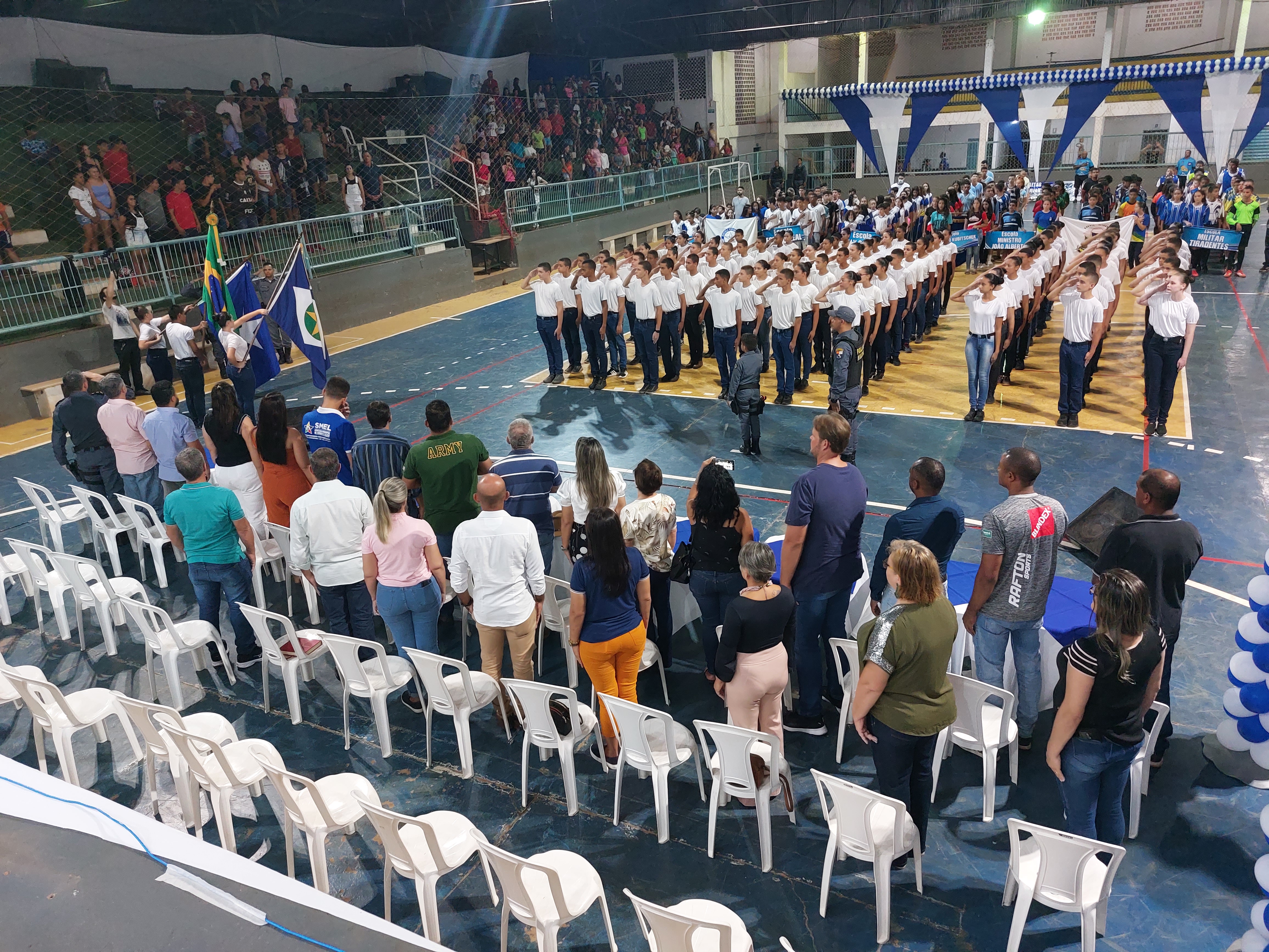 Vereadores da Câmara Municipal de Nova Xavantina/MT, participaram da Abertura dos Jogos Escolares (JENOX)
