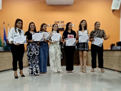 Equipe da UDR – Unidade Descentralizada de Reabilitação Recebendo Moção de Aplausos.jpg