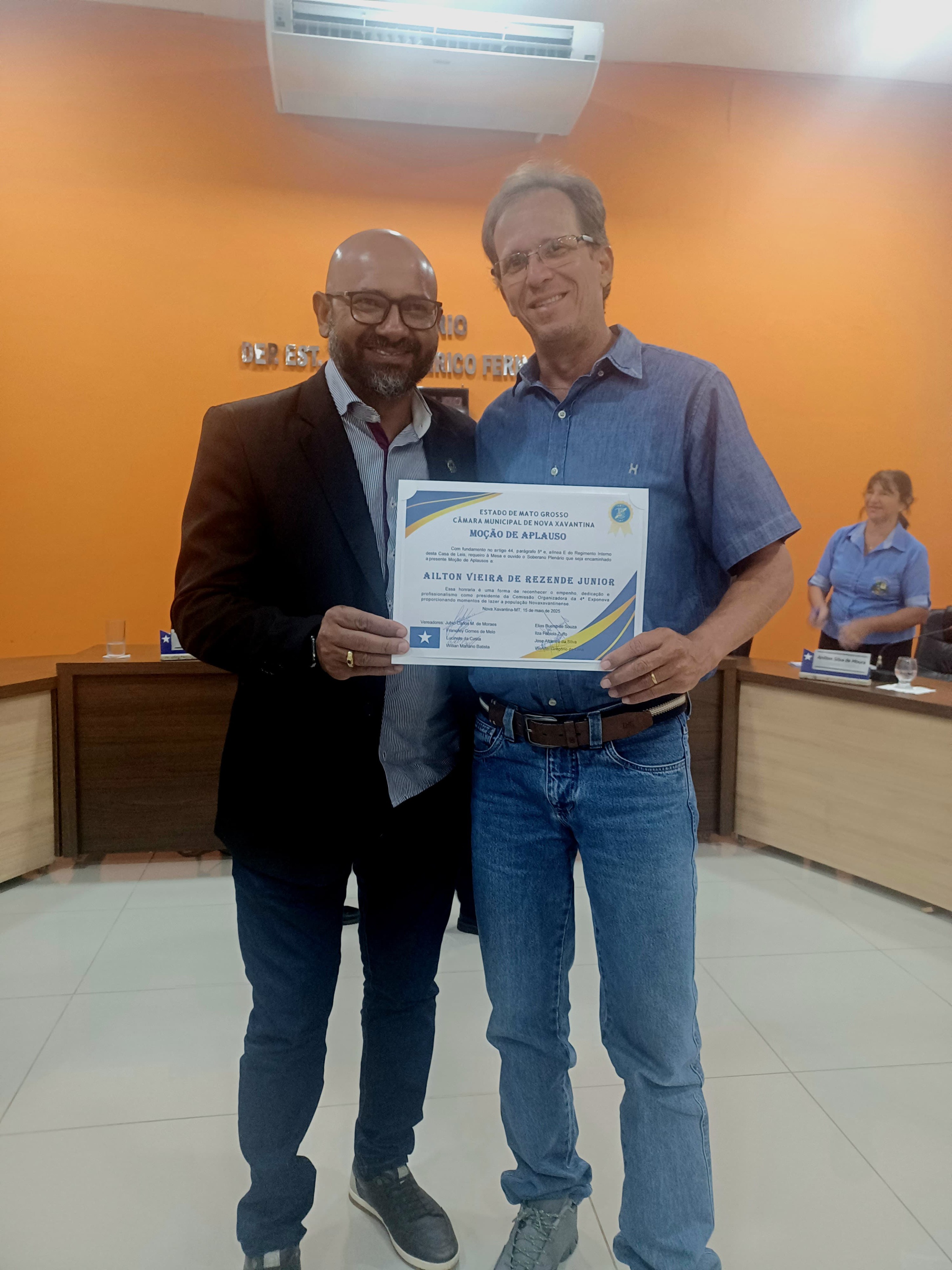 Moção de Aplausos a Ailton Vieira de Rezende Junior