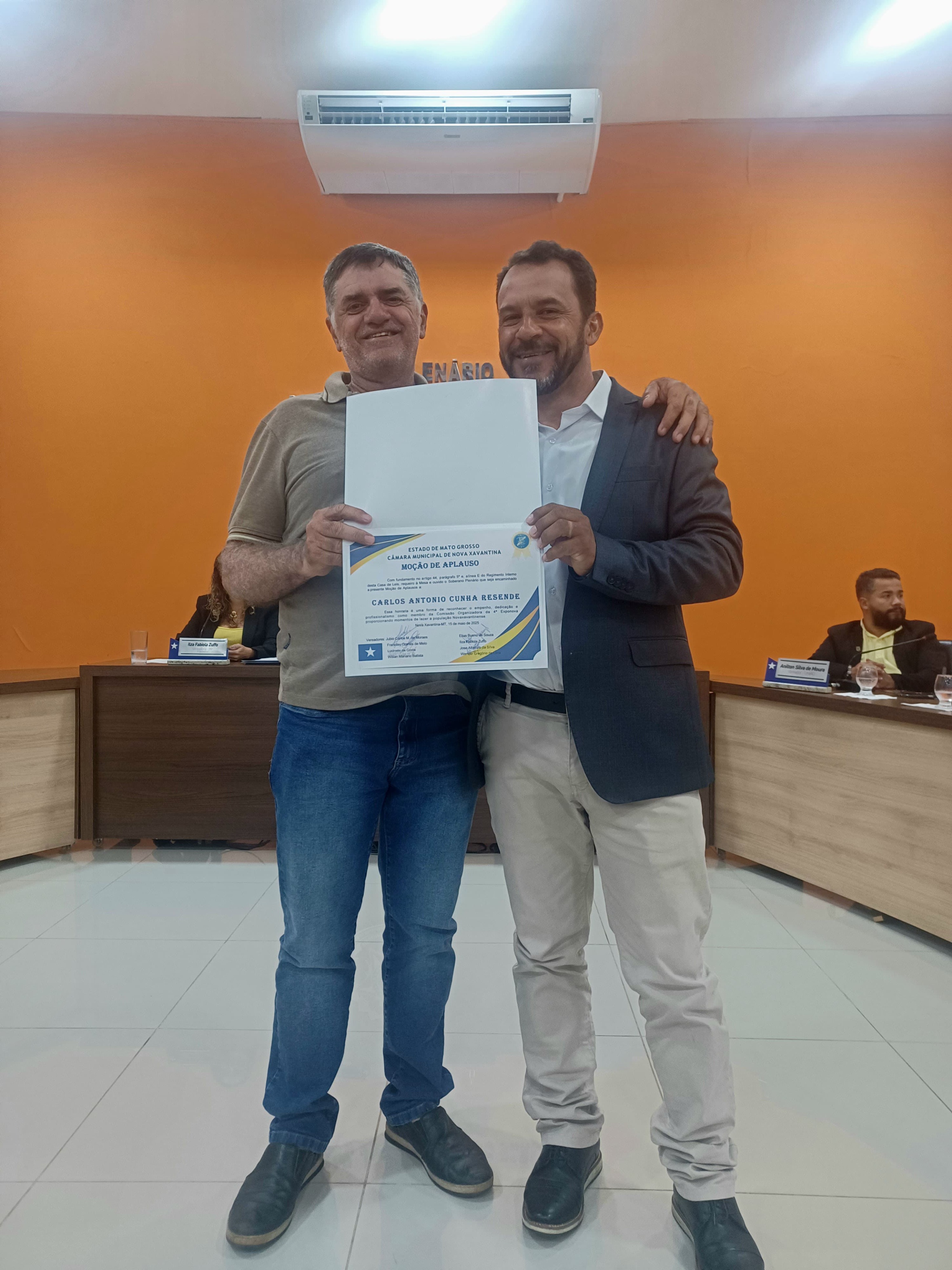 Moção de Aplausos a Carlos Antonio Cunha Resende