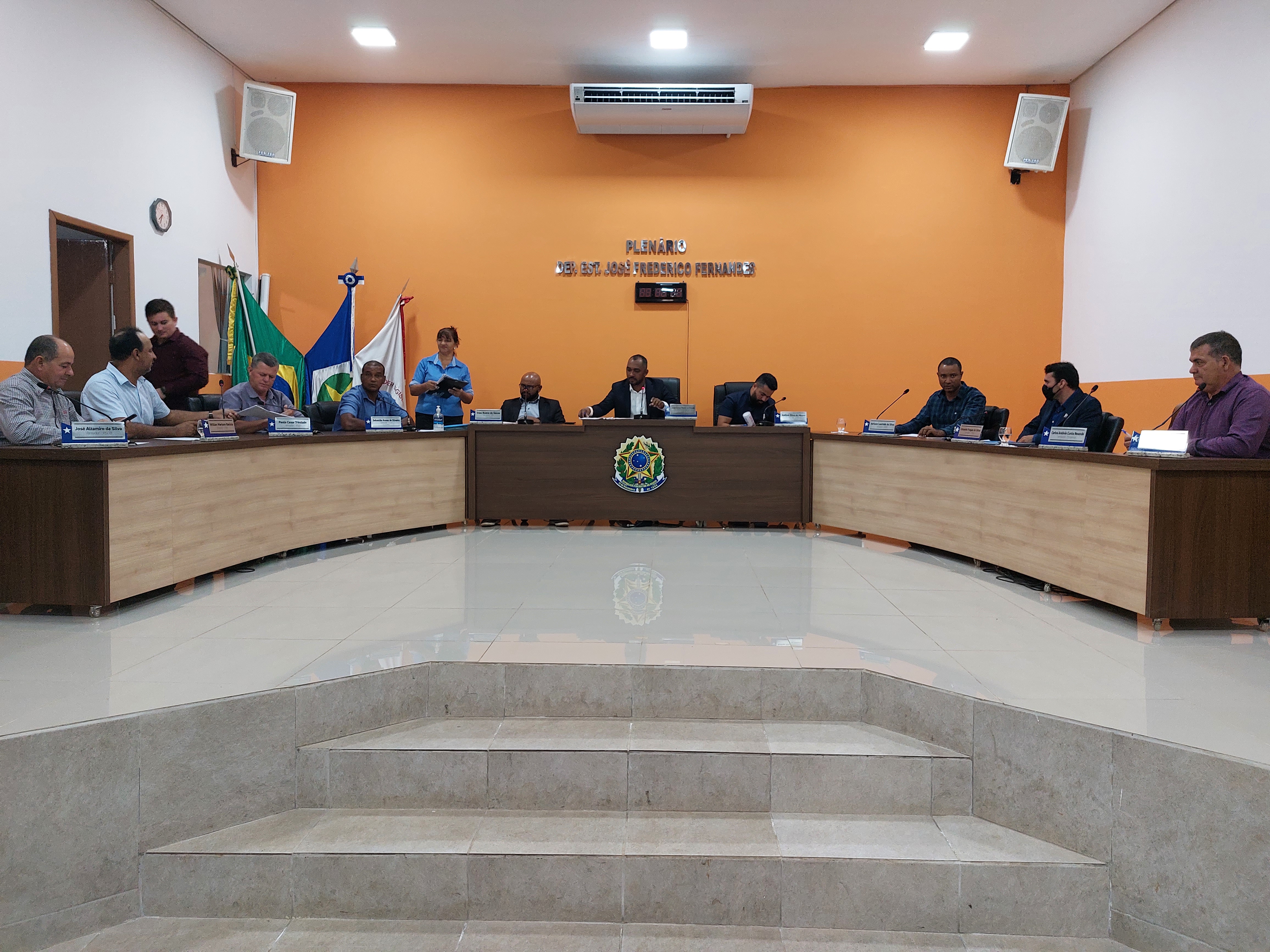 Câmara Municipal de Nova Xavantina-MT, realizaram a 10º Sessão Ordinária Legislativa