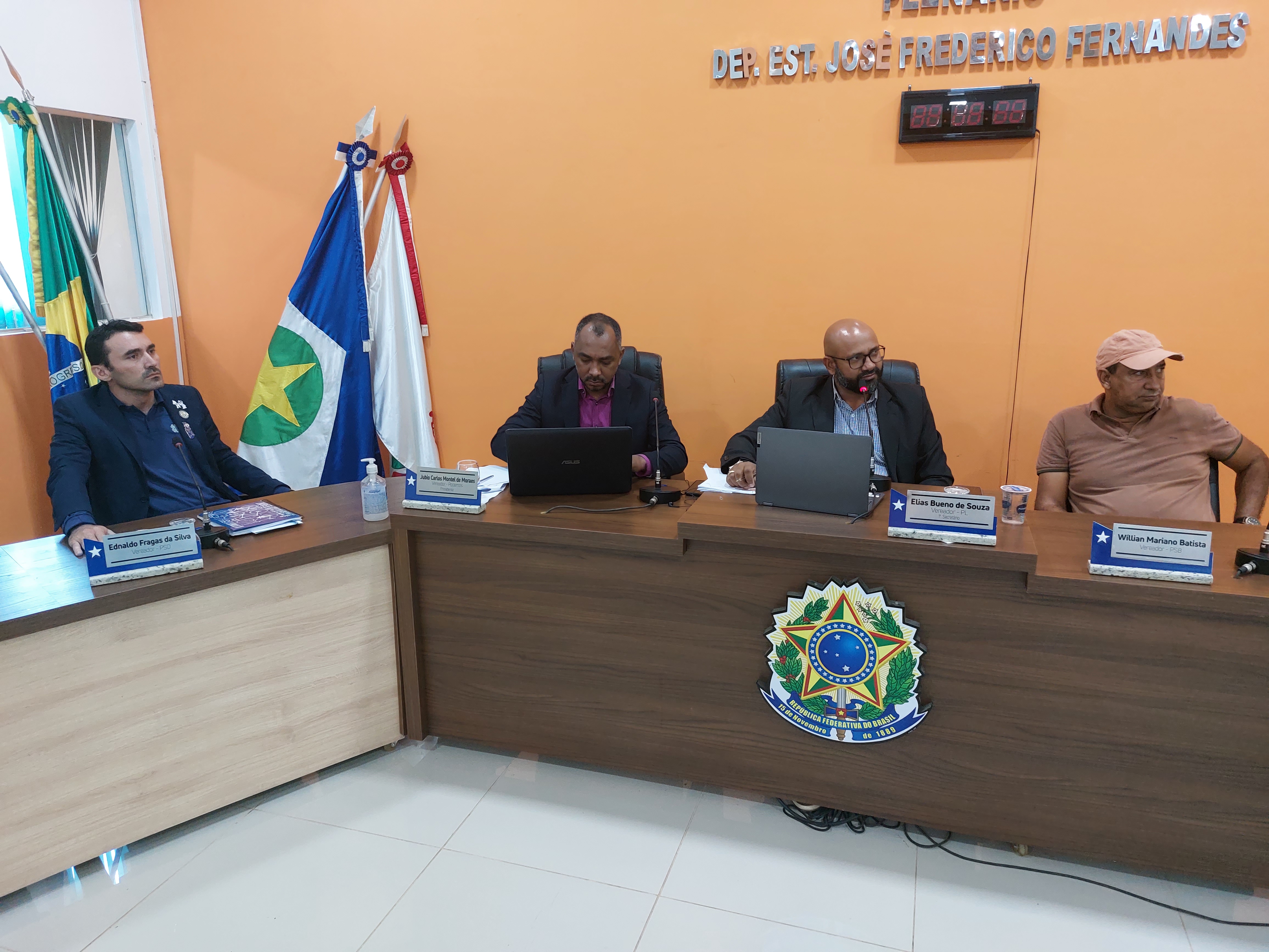 Vereadores da Câmara Municipal de Nova Xavantina/MT, Ouviram as Testemunhas Arroladas da Comissão Processante.